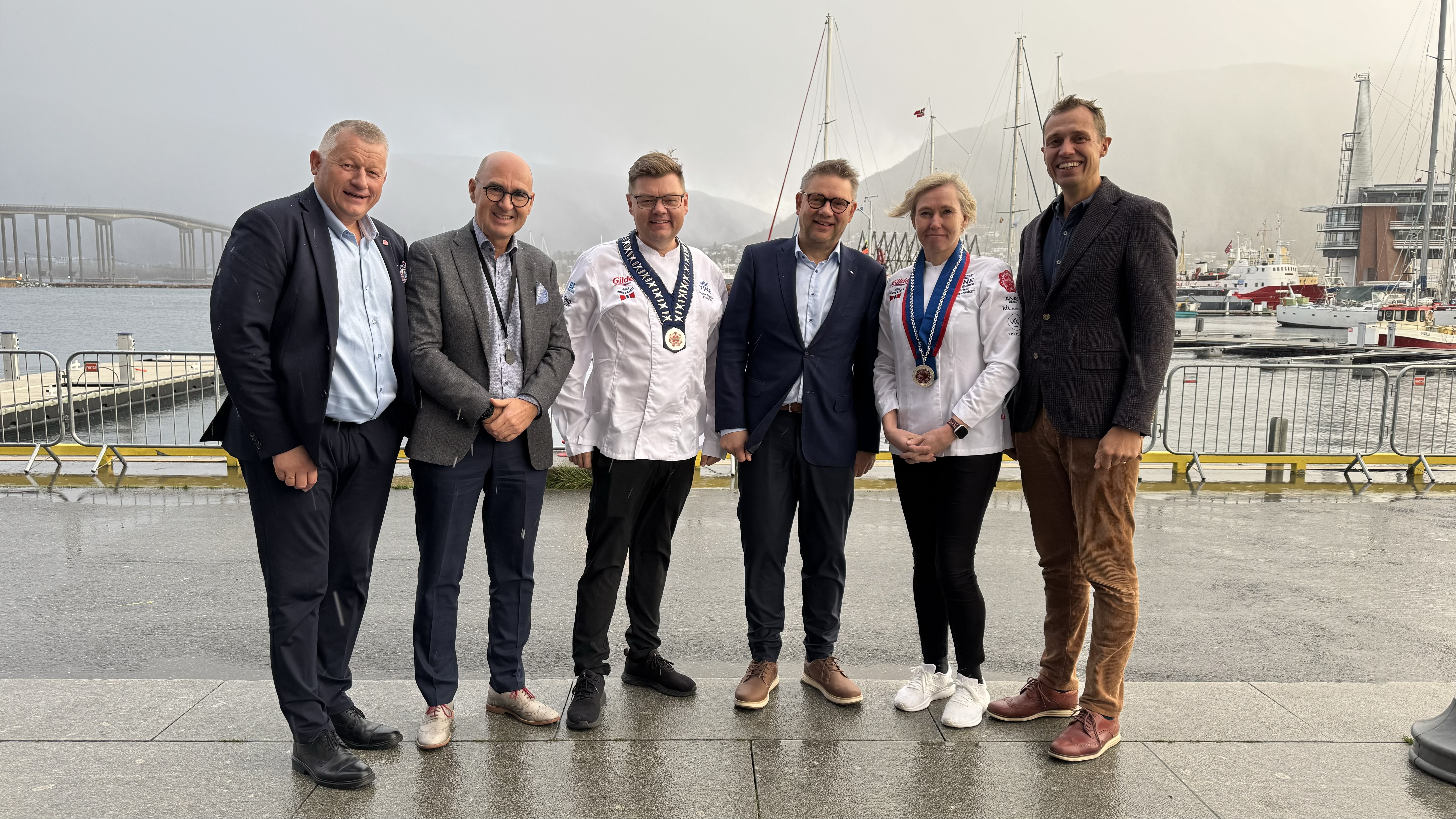 Foto: Mari Bondevik. F.v. Espen A. Wasenius (NKL), Svein Ove Haugland (Råfisklaget), Kyrre Dybdal (NKL), Jonny Berfjord (Sildelaget), Rita Slettum Karlsen (NKL) og Christian Chramer (Sjømatrådet).